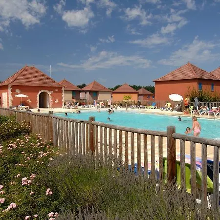 Hotel Domaine De Claire Rive - Terres De France 3*